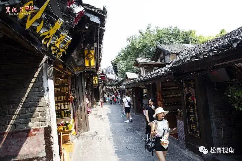 周海媚算不算顶级大美人？看看她和陈红、周慧敏合照就有答案了